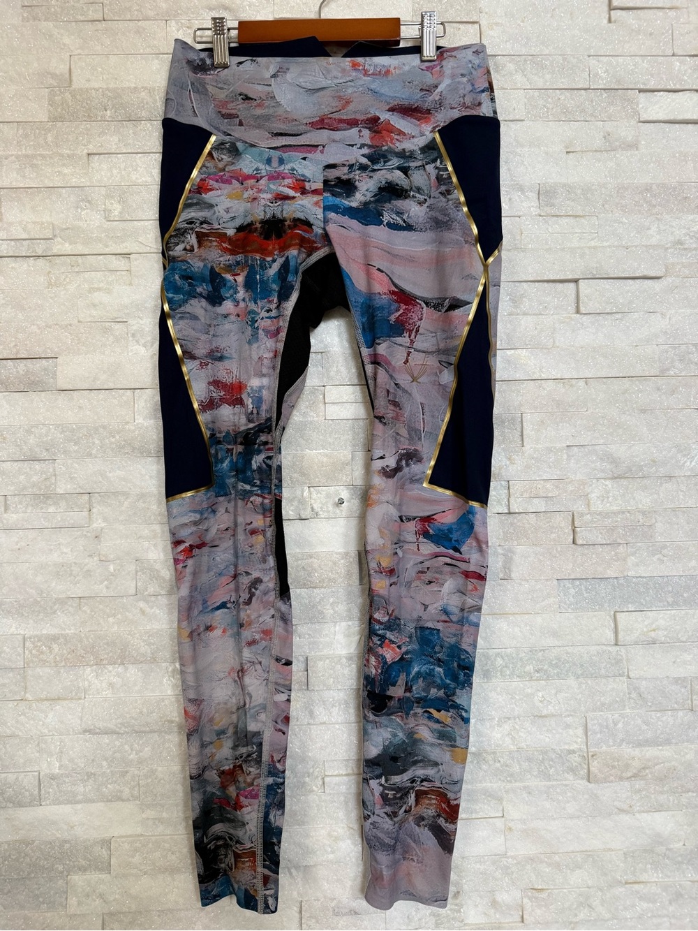Lucas Hugh Women’s Cropped Nordica Leggings (Icebreaker Print), Size M